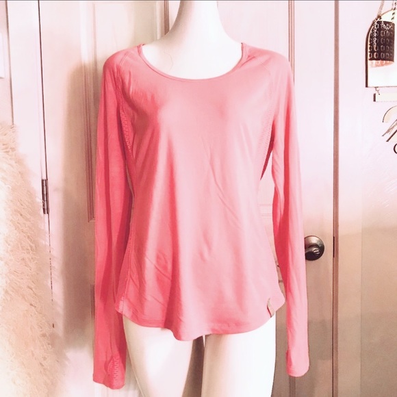 Under Armour Tops - Under Armour / Like New Condition / Coral / Medium / Thumbholes / Zipper Storage